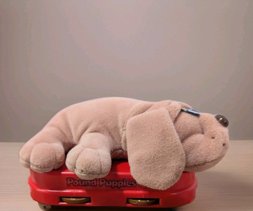 Vintage Pound Puppies Puppy AM Transistor Radio Radio Shack 1986 TESTED & WORKS!